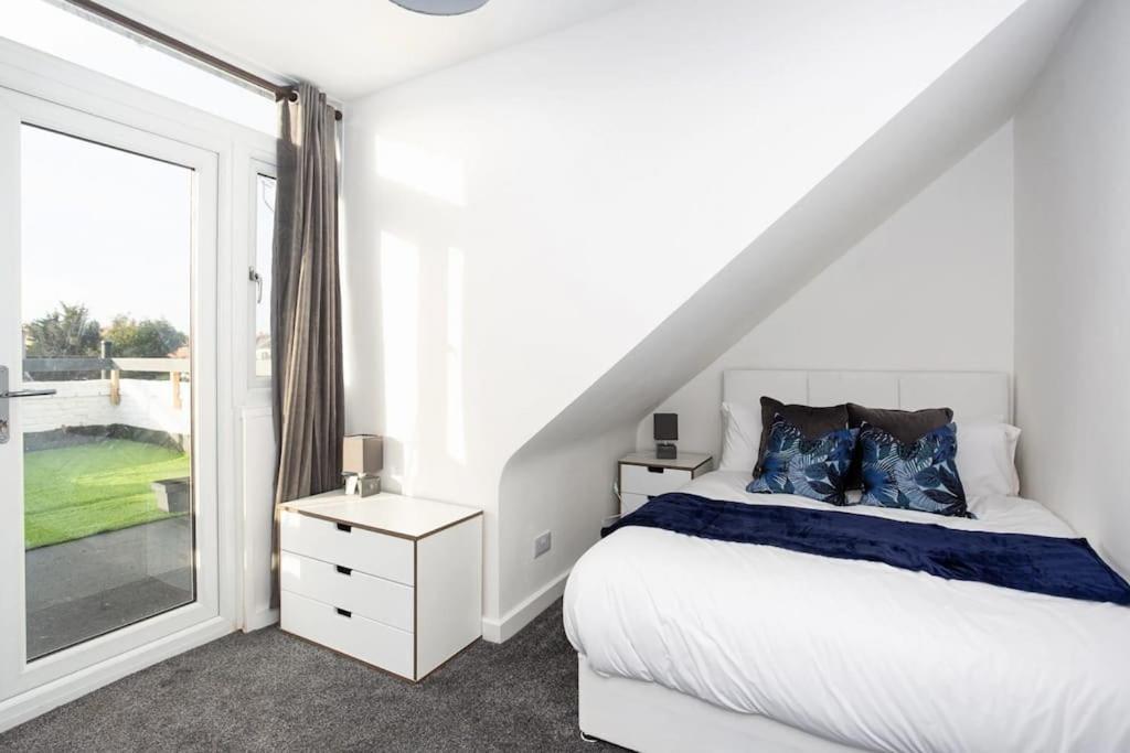 2 Bed Apartment Near The Beach Southend-on-Sea Exterior photo