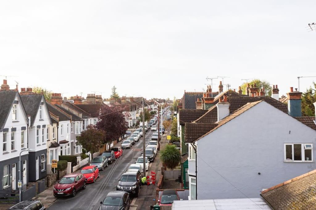2 Bed Apartment Near The Beach Southend-on-Sea Exterior photo
