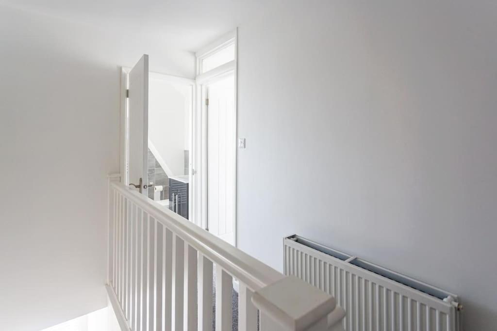 2 Bed Apartment Near The Beach Southend-on-Sea Exterior photo