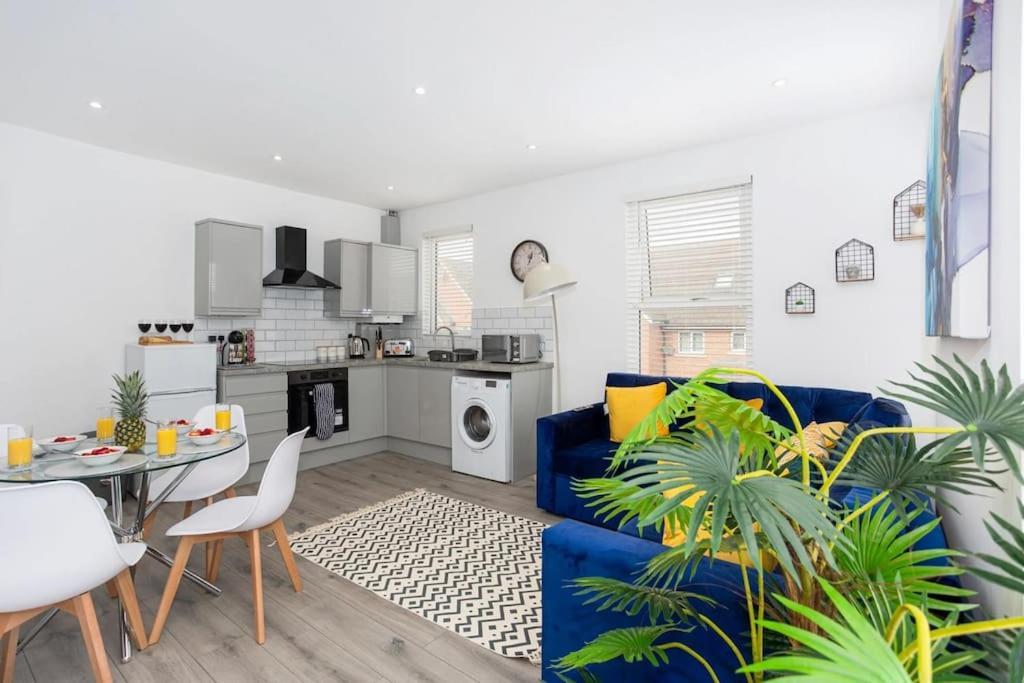 2 Bed Apartment Near The Beach Southend-on-Sea Exterior photo