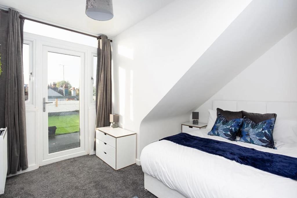2 Bed Apartment Near The Beach Southend-on-Sea Exterior photo